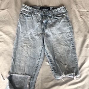 Ripped Hollister Light Washed Jeans!